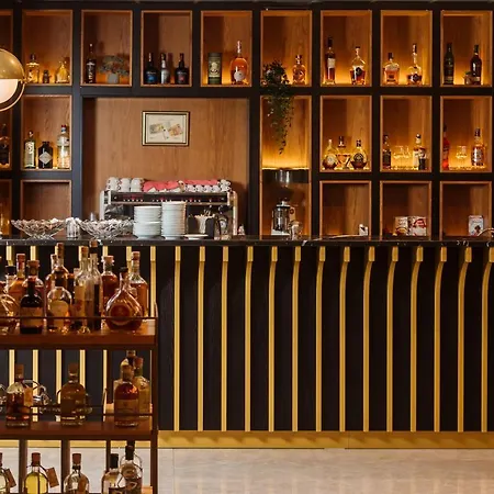 Gloria Palace & Ξενοδοχείο Golem (Tirana)