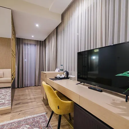 Gloria Palace & Ξενοδοχείο Golem (Tirana)