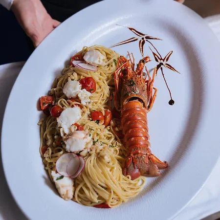 Gloria Palace & 5* Golem (Tirana)