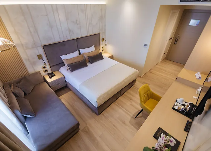 Hotel Gloria Palace & Golem (Tirana)